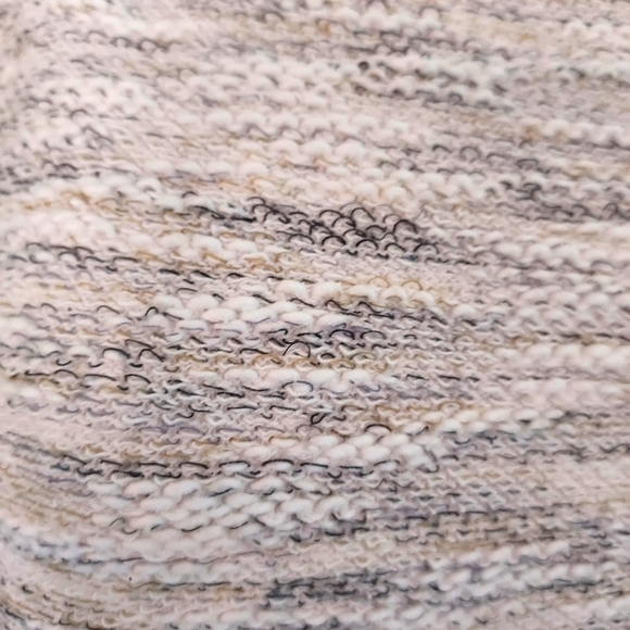 Ladies Cotton/Poly Sweater with a Doily Hem: Size XL. - Picture 5 of 10